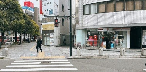 吉祥寺駅北口から向かいのセブンイレブンまでの横断歩道